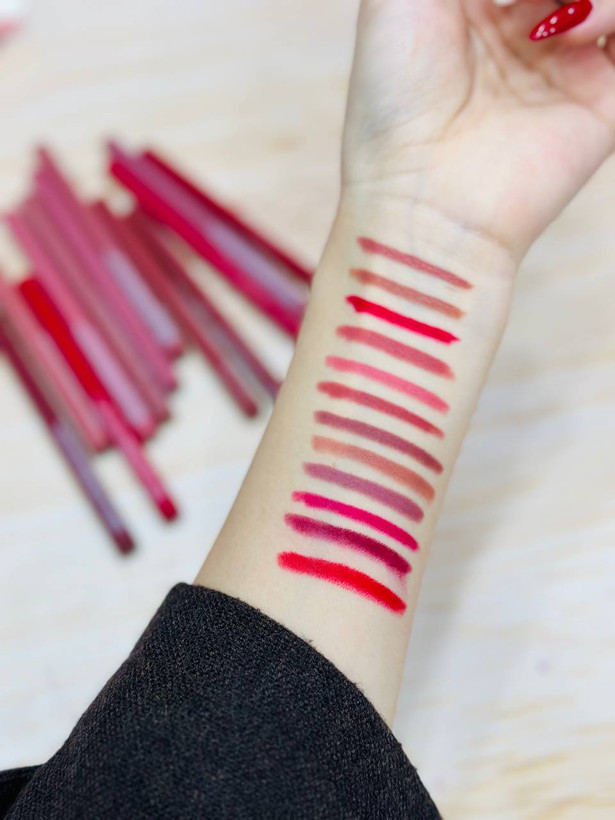 خط لب پیچی دراگون | Dragon Ranee Lip Liner (بافت مات و مخملی)۱۲ تایی