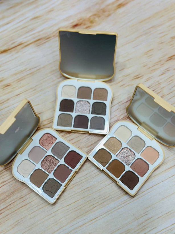 پلت سایه نوآ رنگ های نودوکاربردیNOVO Eyeshadow Palette