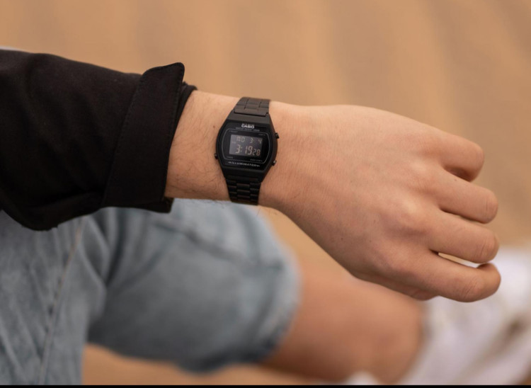 ساعت مچی کاسیو مدل CASIO B640WB | ساعت دیجیتال مشکی ضد آب با بند استیل